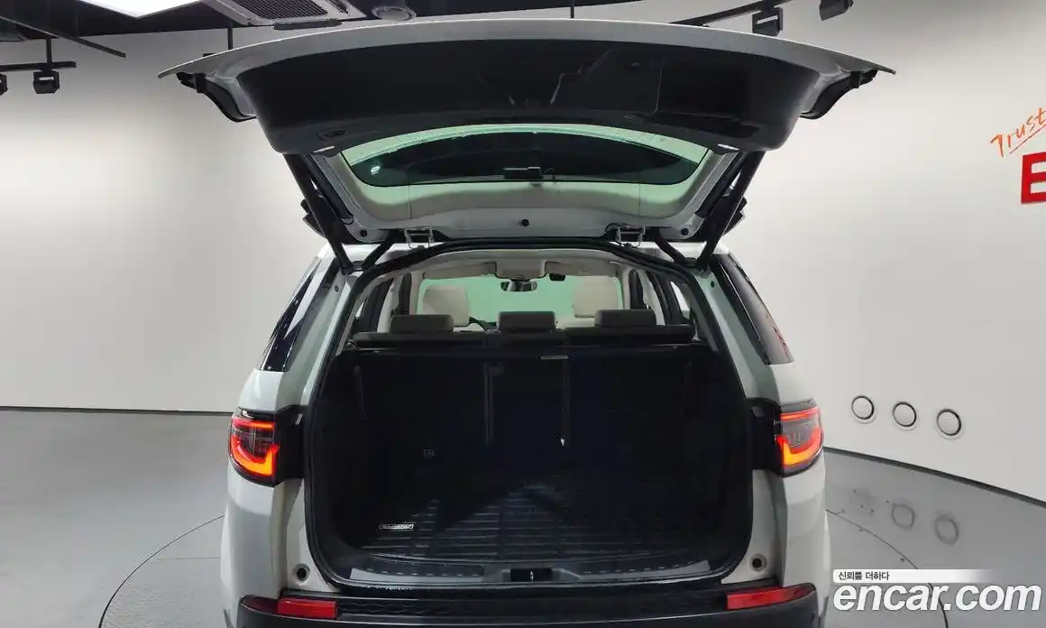 Land Rover Discovery Sport 2021 2.0 гидро в Москве № 213564, фото 20