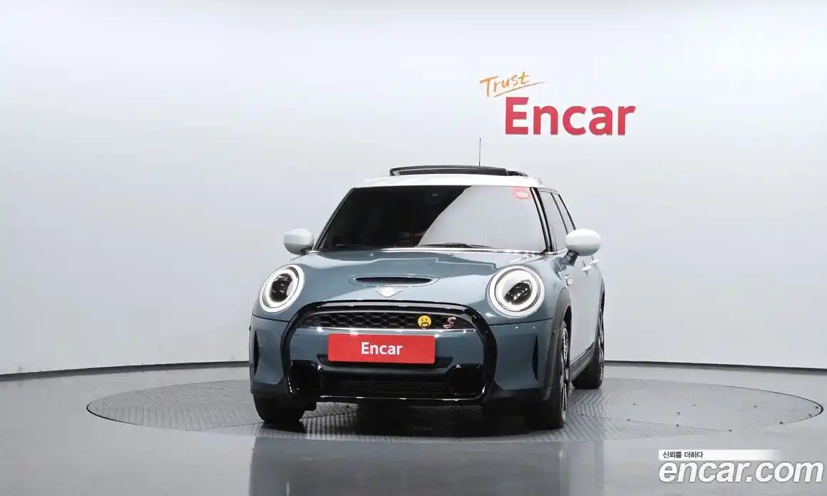 Mini Cooper 2023 2.0 гидро в Москве № 214098, фото 3
