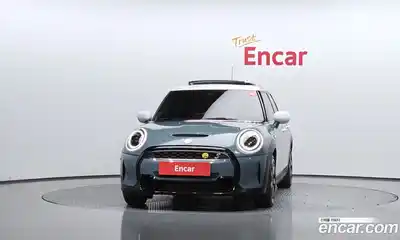 Mini Cooper 2023 2.0 гидро в Москве № 214098, миниатюра 3