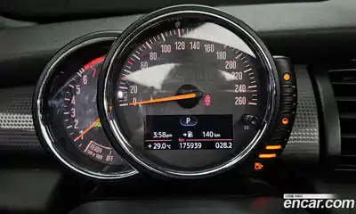 Mini Cooper Convertible 2016 1.5 гидро в Москве № 214399, миниатюра 8