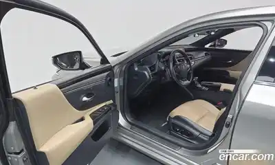 Lexus ES 2018 2.5 гидро в Москве № 214680, миниатюра 11