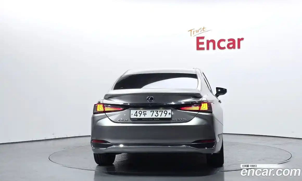 Lexus ES 2018 2.5 гидро в Москве № 214680, фото 4