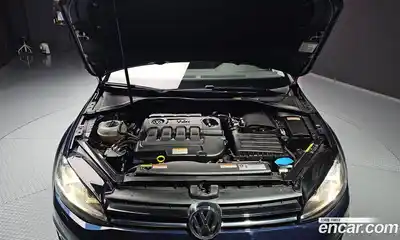 Volkswagen Golf 2014 2.0 гидро в Москве № 215211, миниатюра 6
