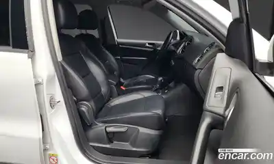 Volkswagen Tiguan 2014 2.0 гидро в Москве № 215320, миниатюра 11