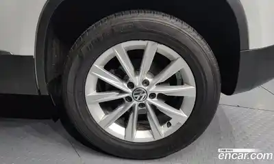Volkswagen Tiguan 2014 2.0 гидро в Москве № 215320, миниатюра 5
