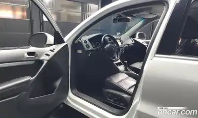 Volkswagen Tiguan 2014 2.0 гидро в Москве № 215320, миниатюра 10