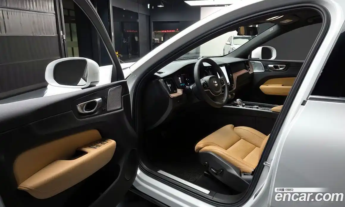 Volvo XC60 2024 2.0 гидро в Москве № 230389, фото 11