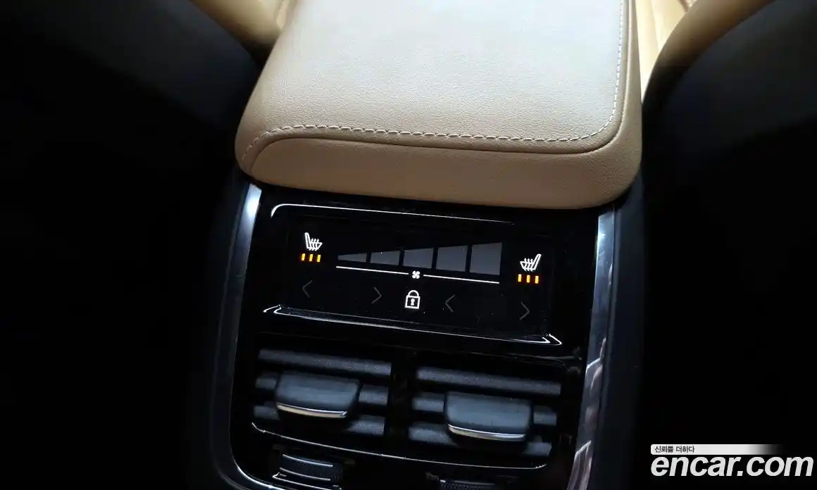 Volvo XC60 2024 2.0 гидро в Москве № 230389, фото 18