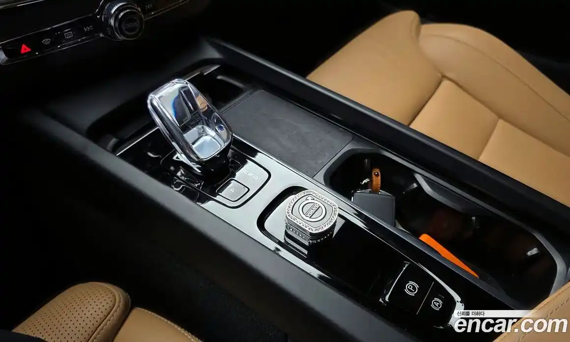 Volvo XC60 2024 2.0 гидро в Москве № 230389, фото 9