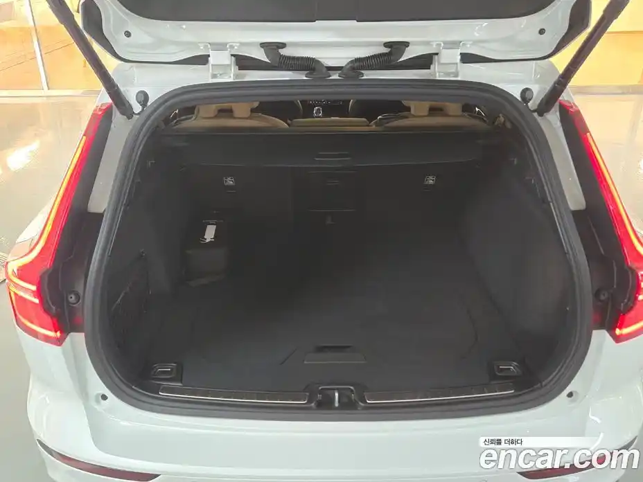 Volvo V60 2025 2.0 гидро в Москве № 230757, фото 13