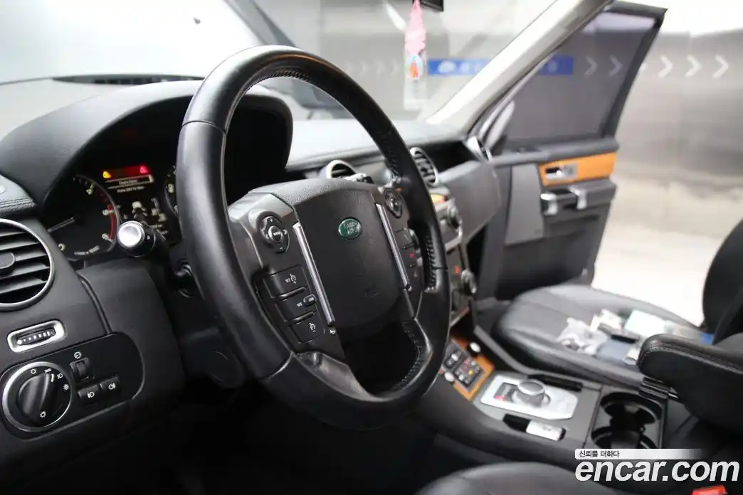 Land Rover Discovery 2013 3.0 гидро в Москве № 231359, фото 10
