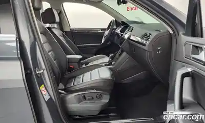 Volkswagen Tiguan 2021 2.0 гидро в Москве № 232161, миниатюра 11