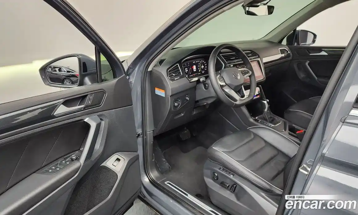 Volkswagen Tiguan 2021 2.0 гидро в Москве № 232161, фото 10
