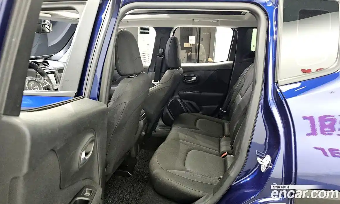 Jeep Renegade 2021 2.4 гидро в Москве № 232280, фото 11