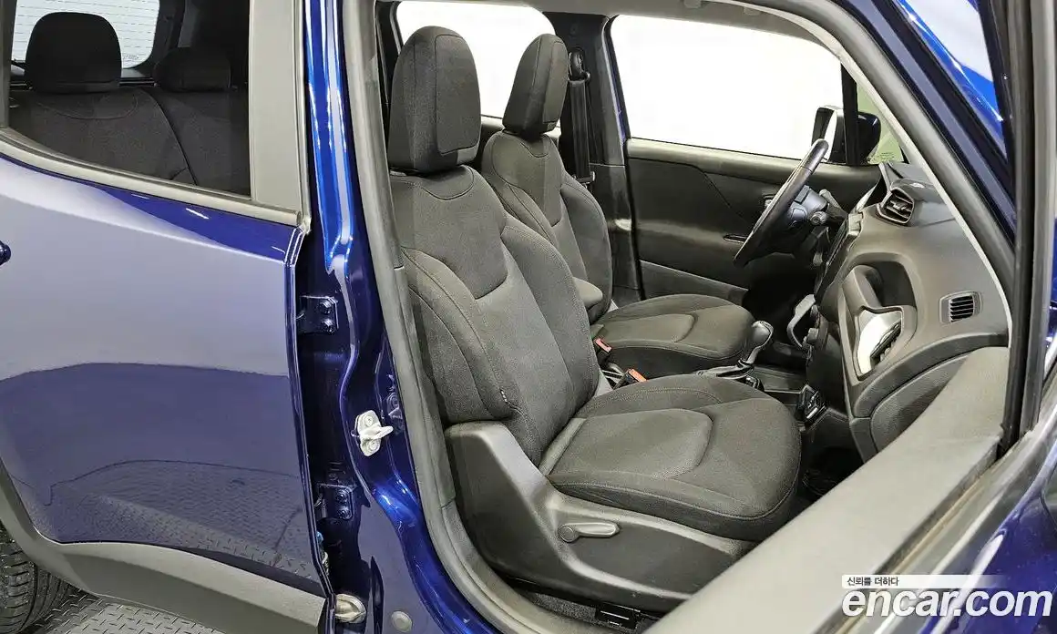 Jeep Renegade 2021 2.4 гидро в Москве № 232280, фото 12
