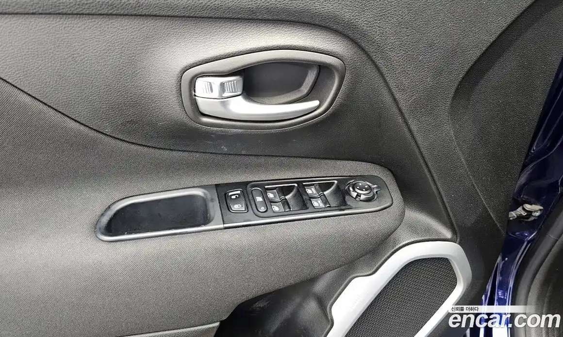 Jeep Renegade 2021 2.4 гидро в Москве № 232280, фото 14