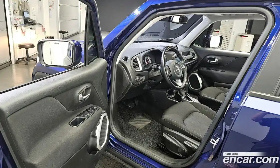 Jeep Renegade 2021 2.4 гидро в Москве № 232280, фото 10