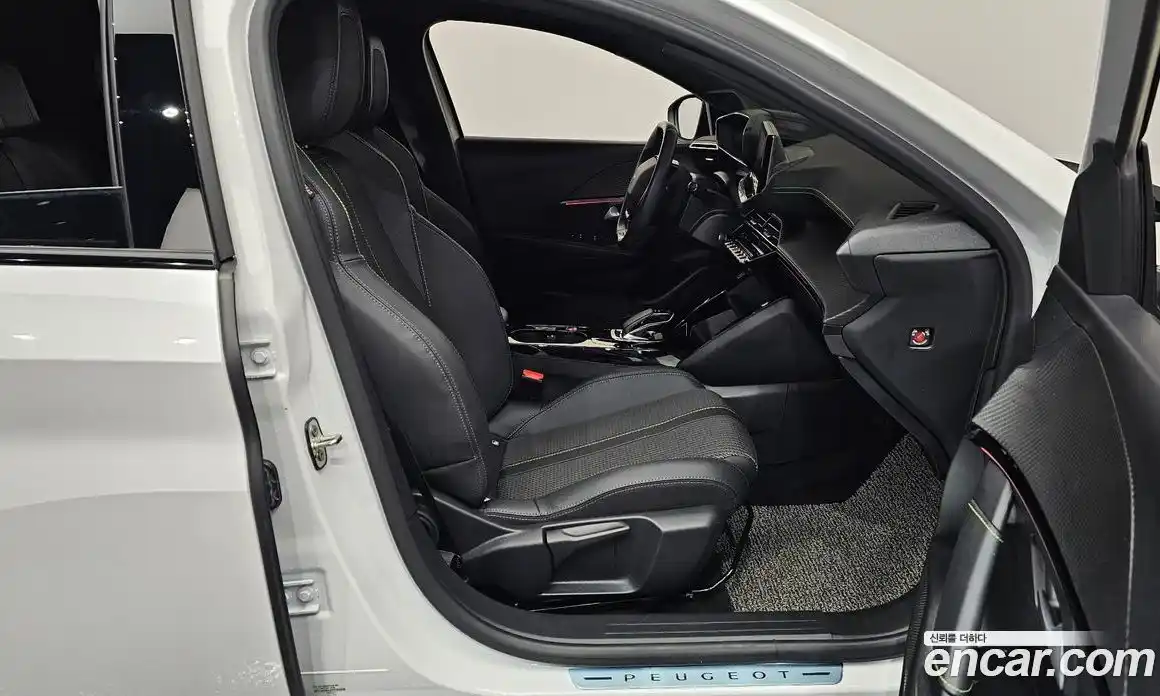 Peugeot 208 2021 0.1 гидро в Москве № 258172, фото 11