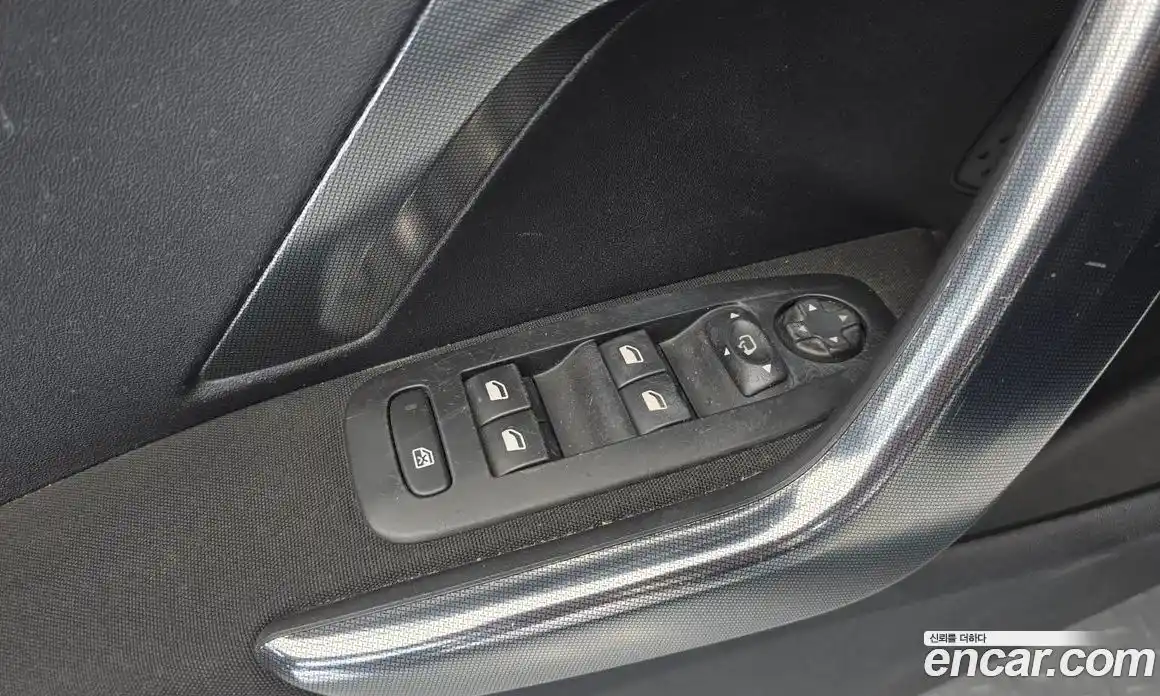 Peugeot 2008 2015 1.6 гидро в Москве № 259363, фото 18