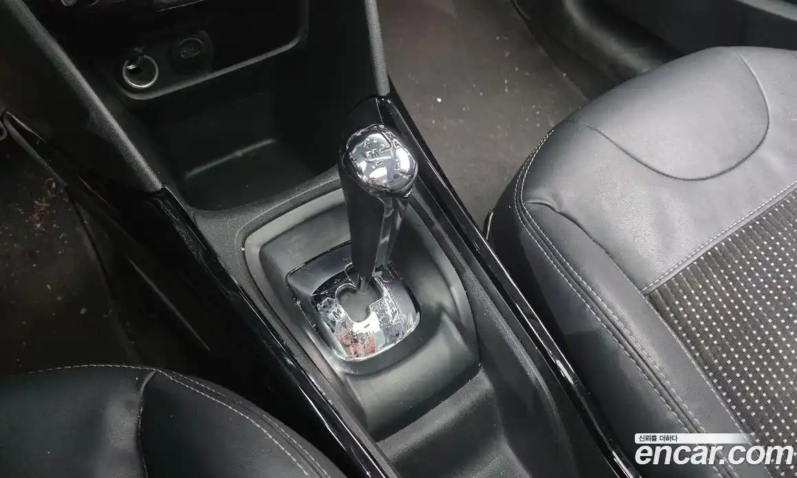 Peugeot 2008 2015 1.6 гидро в Москве № 259363, фото 9