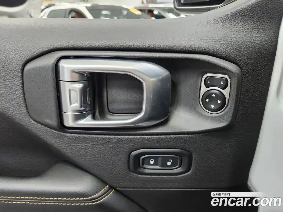 Jeep Wrangler 2024 2.0 гидро в Москве № 279090, фото 4