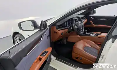 Maserati Quattroporte 2017 3.0 гидро в Москве № 282667, миниатюра 10