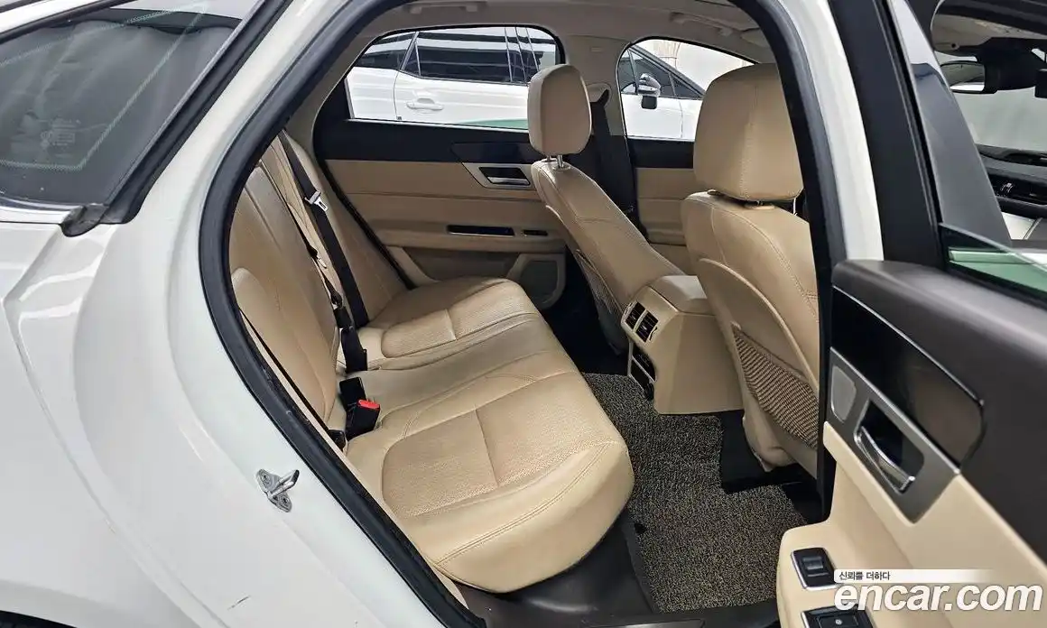 Jaguar XF 2016 2.0 гидро в Москве № 283837, фото 12