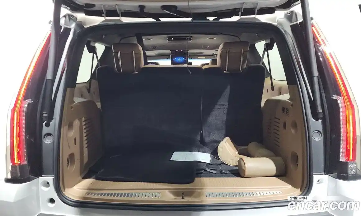 Cadillac Escalade 2019 6.2 гидро в Москве № 285473, фото 19