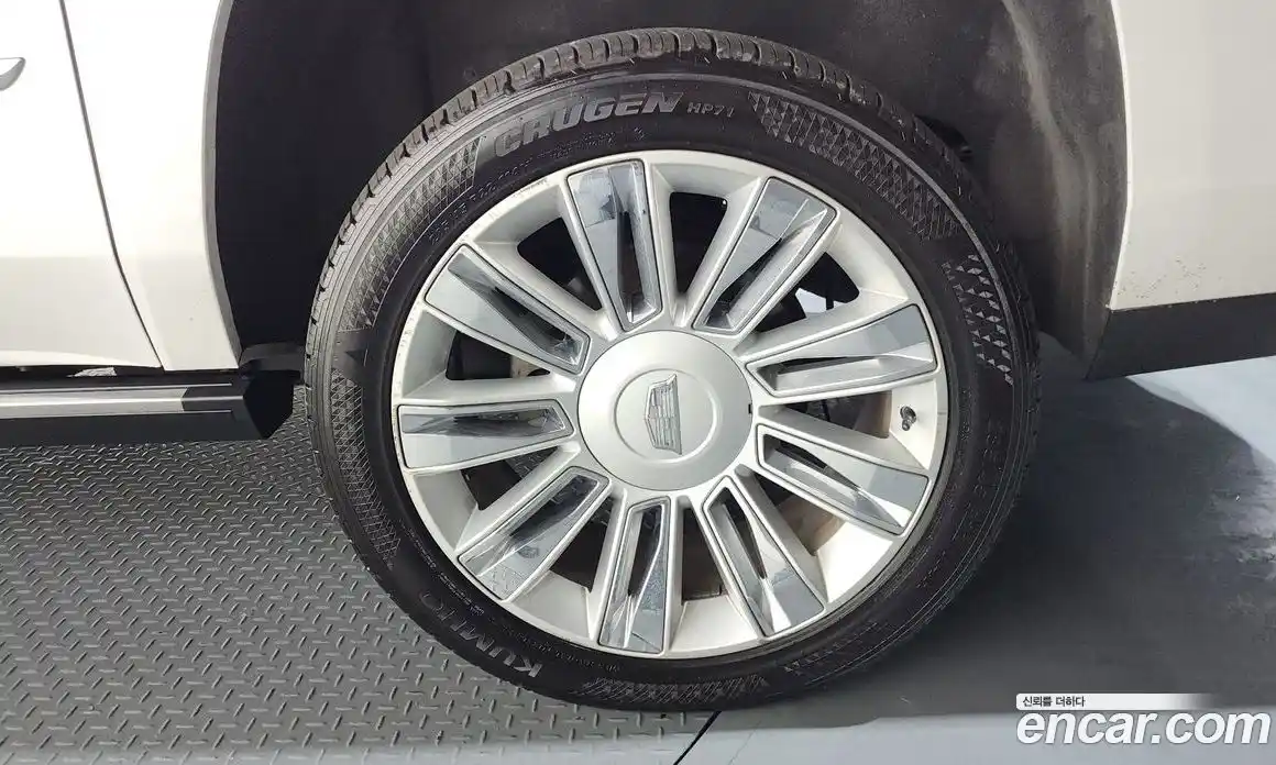 Cadillac Escalade 2019 6.2 гидро в Москве № 285473, фото 4