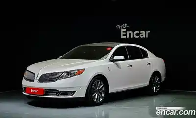 Lincoln MKS, 2014