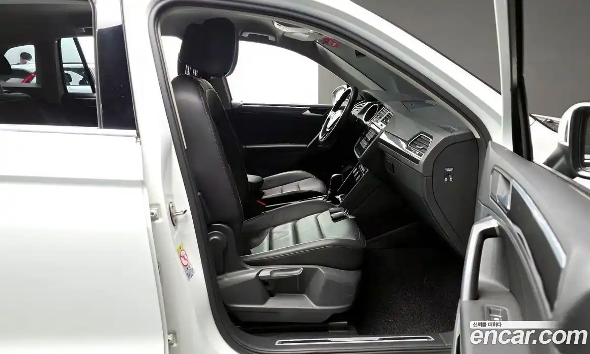 Volkswagen Tiguan 2020 2.0 гидро в Москве № 301313, фото 11