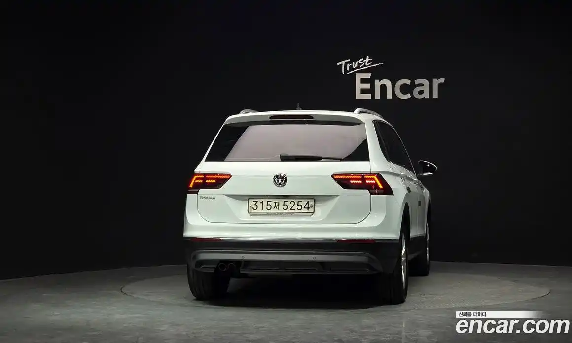 Volkswagen Tiguan 2020 2.0 гидро в Москве № 301313, фото 4
