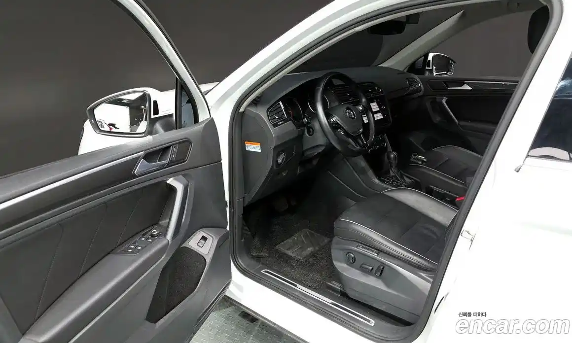 Volkswagen Tiguan 2020 2.0 гидро в Москве № 301313, фото 10