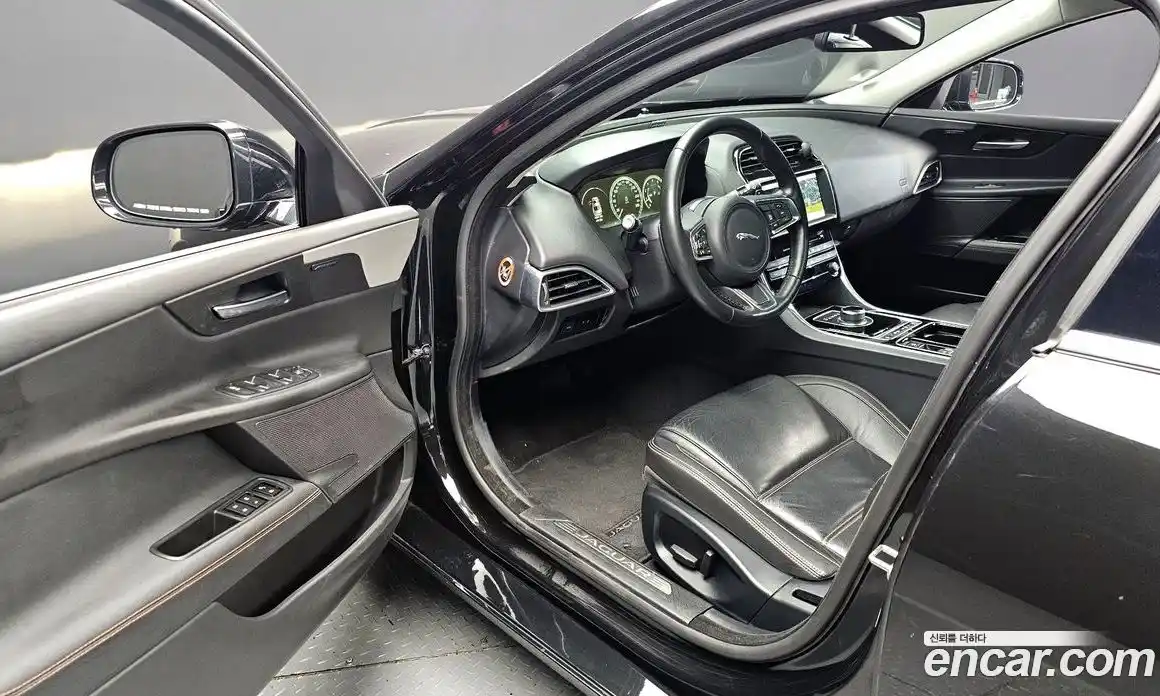 Jaguar XE 2018 2.0 гидро в Москве № 305007, фото 11