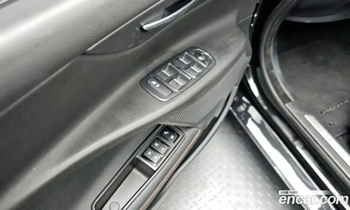 Jaguar XE 2018 2.0 гидро в Москве № 305007, фото 17