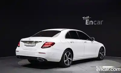 Mercedes-Benz E-Class 2020 2.0 гидро, миниатюра 2
