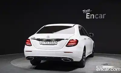 Mercedes-Benz E-Class 2020 2.0 гидро, миниатюра 4