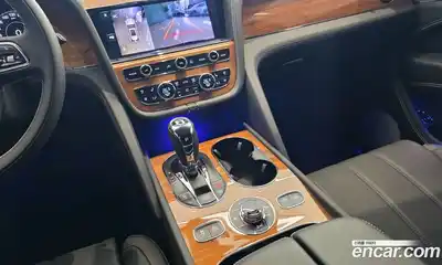 Bentley Bentayga 2025 4.0 гидро в Москве № 366389, миниатюра 10