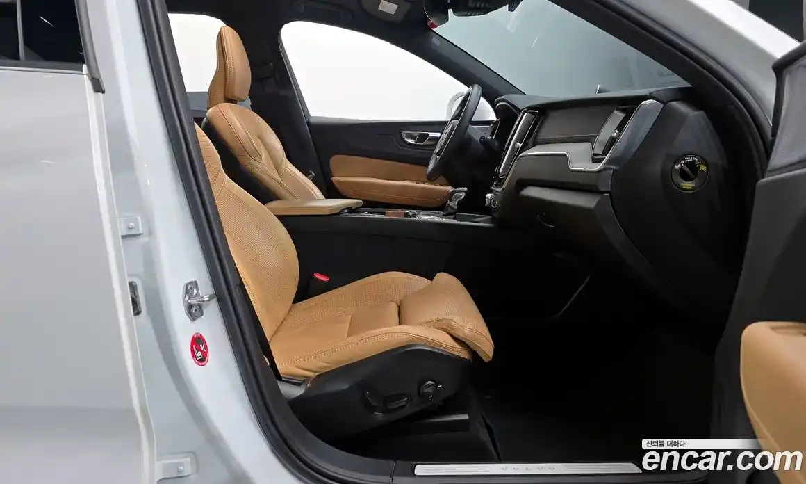 Volvo XC60 2019 2.0 гидро в Москве № 545185, фото 11