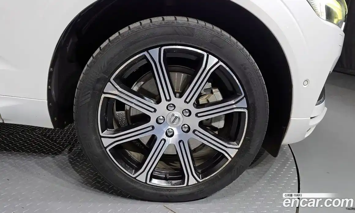 Volvo XC60 2019 2.0 гидро в Москве № 545185, фото 5
