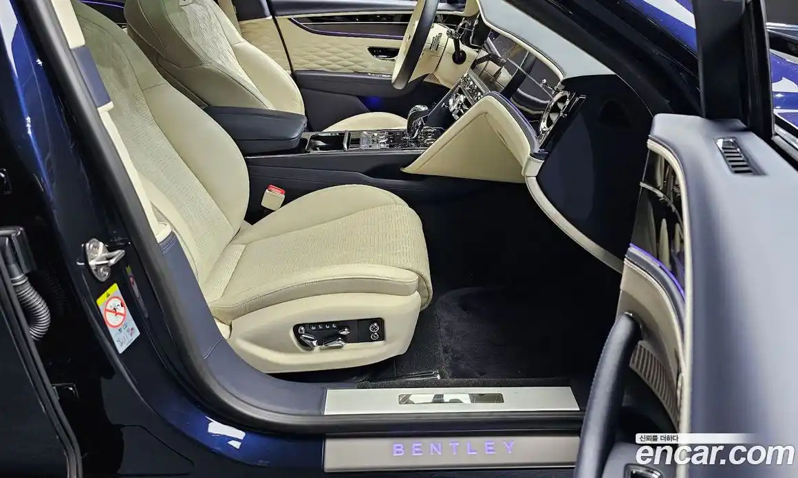 Bentley Flying Spur 2022 4.0 гидро в Москве № 585780, фото 8