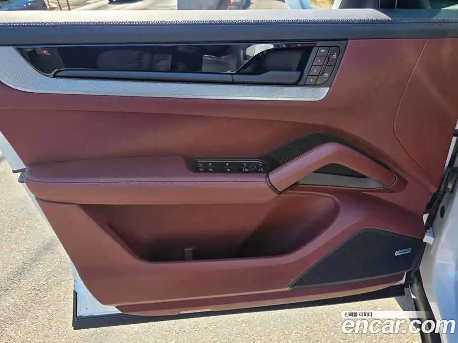Porsche Cayenne 2025 3.0 гидро в Москве № 626616, фото 9