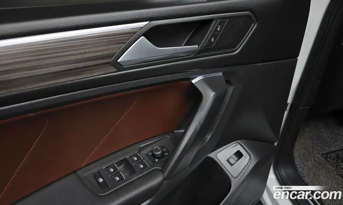 Volkswagen Tiguan 2022 2.0 гидро в Москве № 629050, фото 16