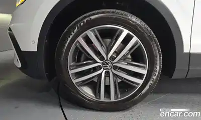 Volkswagen Tiguan 2022 2.0 гидро в Москве № 629050, миниатюра 4