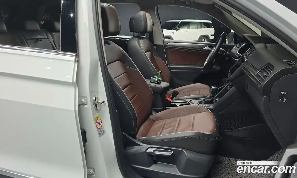 Volkswagen Tiguan 2022 2.0 гидро в Москве № 629050, фото 9