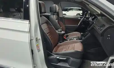 Volkswagen Tiguan 2022 2.0 гидро в Москве № 629050, миниатюра 9