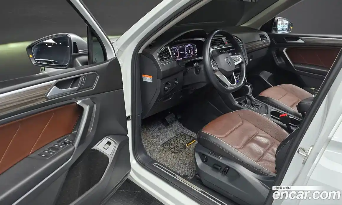 Volkswagen Tiguan 2022 2.0 гидро в Москве № 629050, фото 10