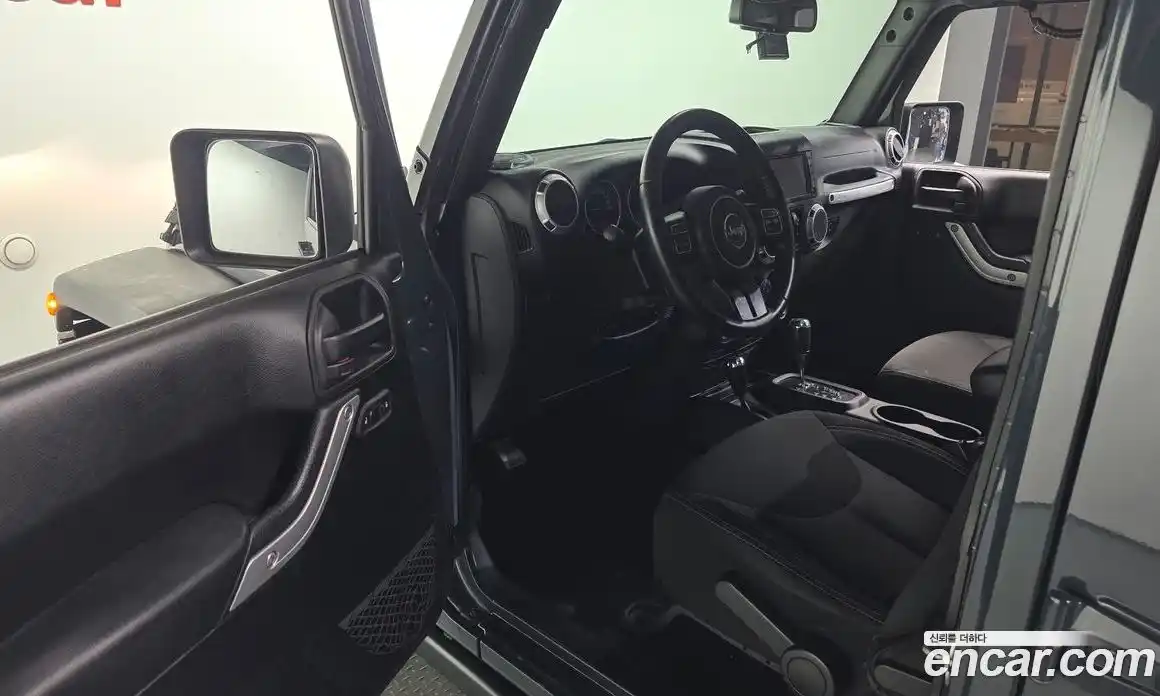 Jeep Wrangler 2016 3.6 гидро в Москве № 725348, фото 11