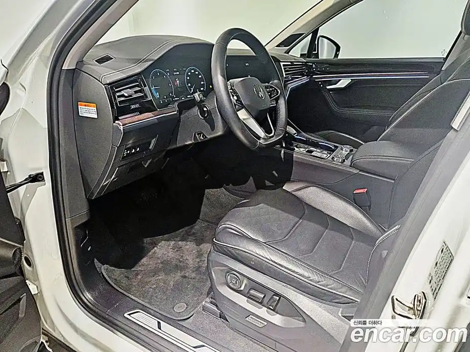 Volkswagen Touareg 2024 3.0 гидро в Москве № 767244, фото 10