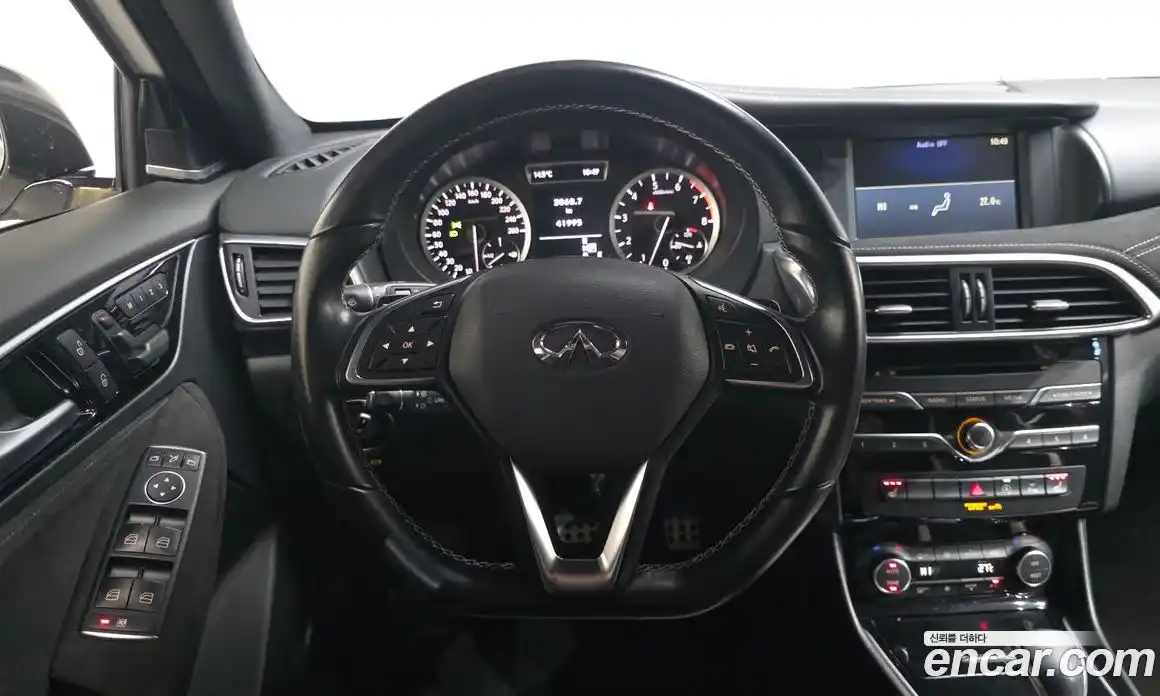 Infiniti Q30 2017 2.0 гидро в Москве № 827367, фото 12